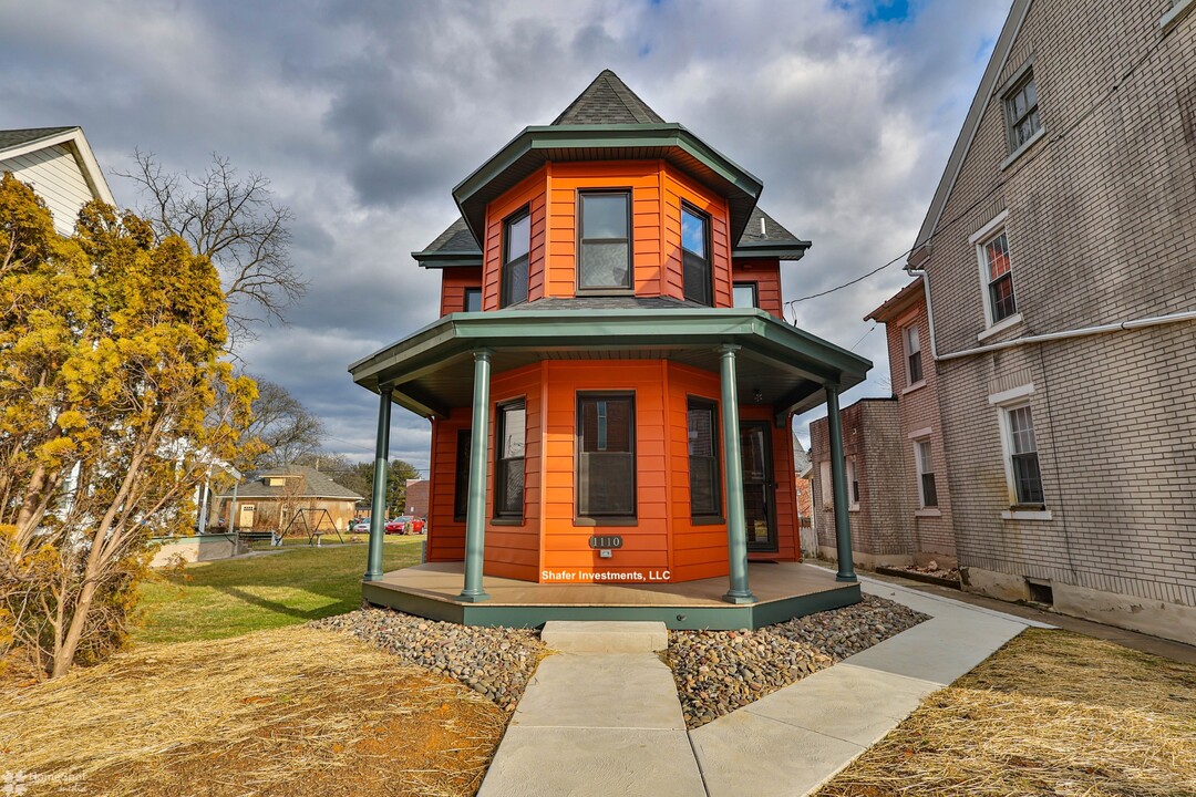 1110 Main St in Bethlehem, PA - Building Photo