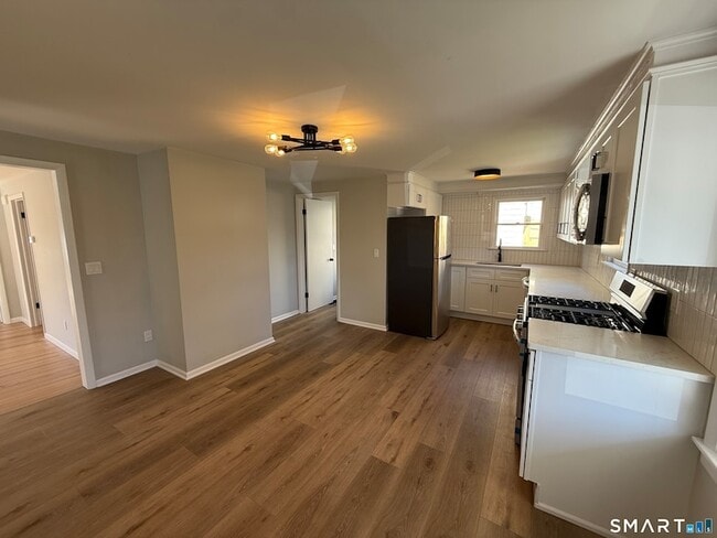 3 Edgewood St in Norwalk, CT - Building Photo - Building Photo