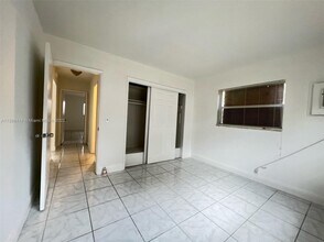 4340 NW 21st Ave-Unit -2 in Fort Lauderdale, FL - Building Photo - Building Photo