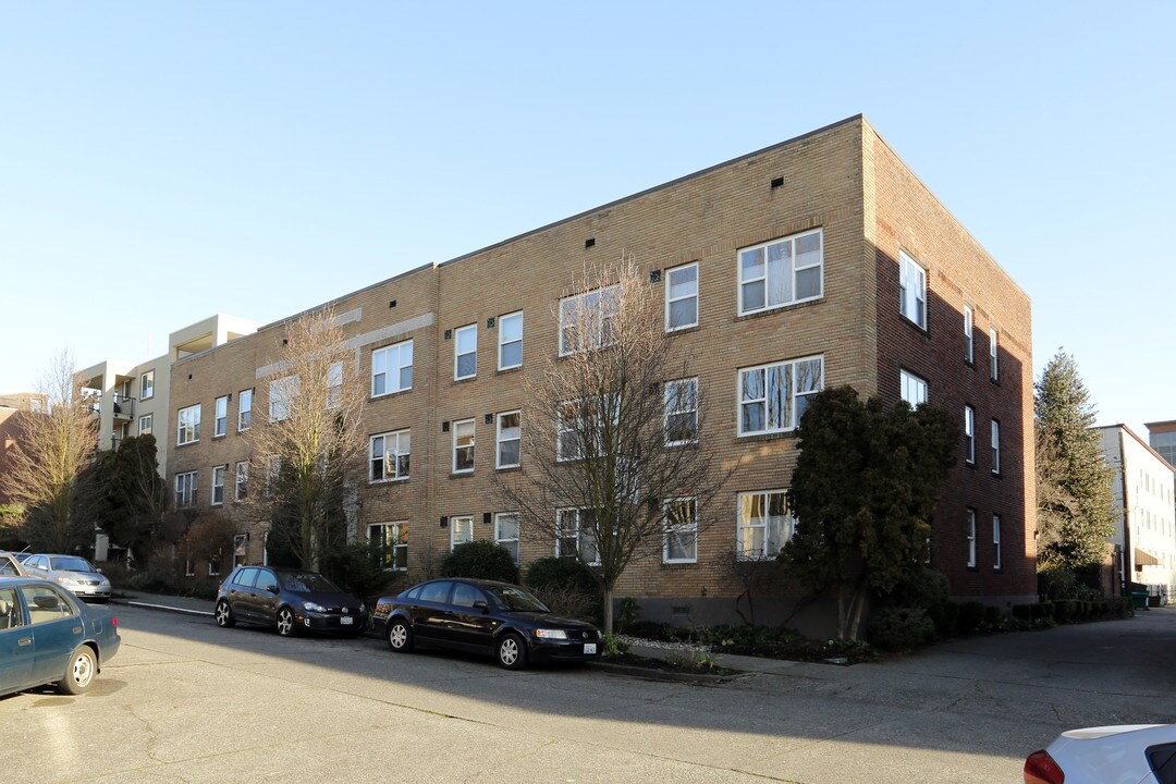 Chelan Apartments in Seattle, WA - Building Photo