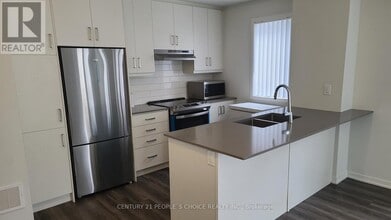 151 Honeycrisp Cres in Vaughan, ON - Building Photo - Building Photo