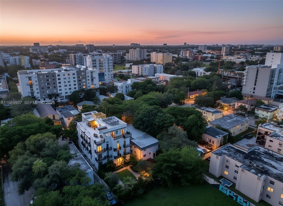 641 NW 2nd St in Miami, FL - Building Photo