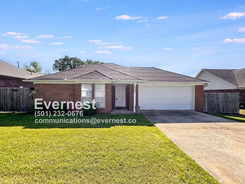 2340 Krystal Kreek Dr in Conway, AR - Building Photo
