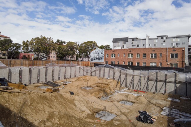 1600 Venice Blvd in Venice, CA - Building Photo - Building Photo