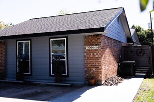 10463 Alcott Dr in Houston, TX - Building Photo