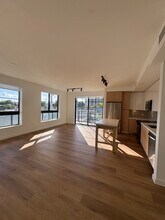 1655 NW 124th St, Unit 522 in North Miami, FL - Foto de edificio - Building Photo