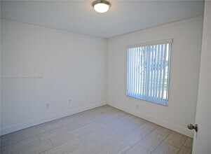 6755 NW 175th Ln in Hialeah, FL - Building Photo - Building Photo