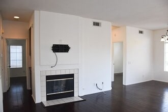 8215 E White Oak Ridge in Orange, CA - Building Photo - Building Photo