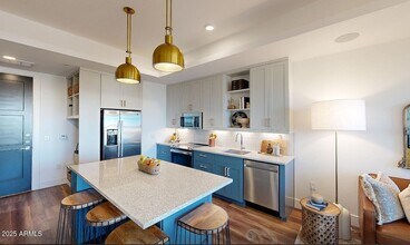 98 S River Dr, Unit A6 in Tempe, AZ - Building Photo - Building Photo