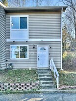 526 Granite Ridge Pl in Atlanta, GA - Building Photo