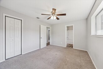 6022 Meadowbrook in Hitchcock, TX - Building Photo - Building Photo