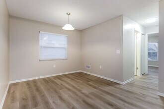 705 Hazy Meadow Ct in Brandon, FL - Building Photo - Building Photo