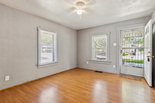 2109 E Prairie Ave in Decatur, IL - Building Photo - Building Photo