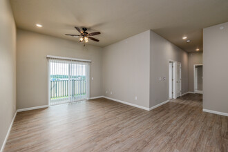 Finley Ridge Apartments in Ozark, MO - Foto de edificio - Interior Photo