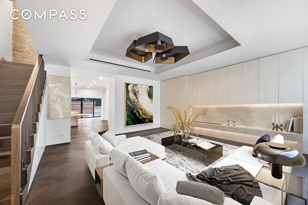 340 Albany St in New York, NY - Building Photo