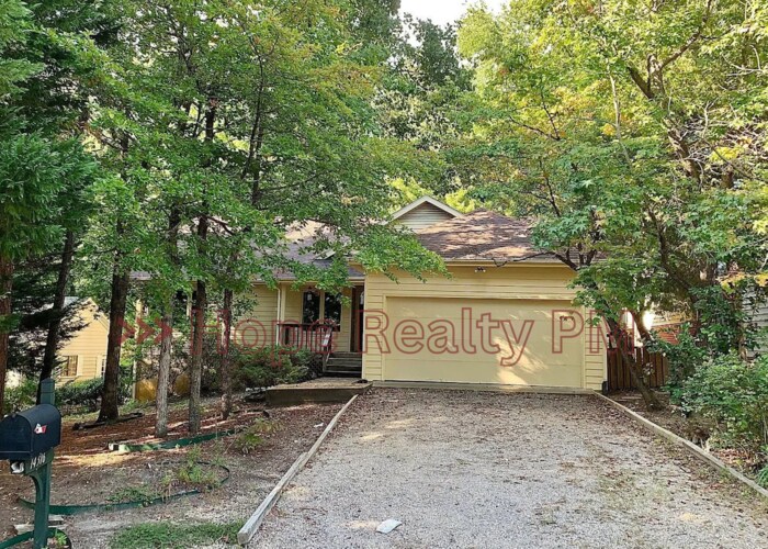 14316 Regatta Pointe Rd in Midlothian, VA - Building Photo