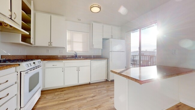 526 Manhattan Ave in Hermosa Beach, CA - Building Photo - Building Photo