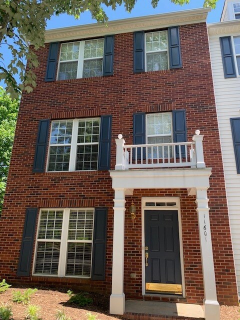 11601 Windsor Castle Ln in Charlotte, NC - Building Photo