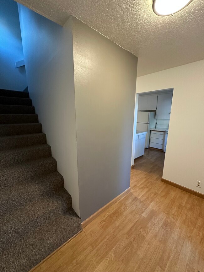1809 SE Harney St in Portland, OR - Foto de edificio - Building Photo
