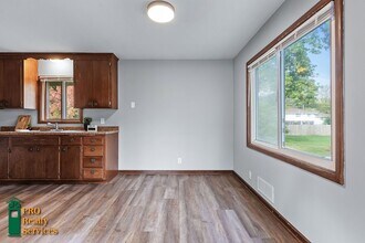 6219 Regent Ave N in Minneapolis, MN - Building Photo - Building Photo