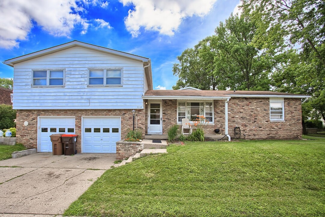 914-A Crescent St in Champaign, IL - Foto de edificio