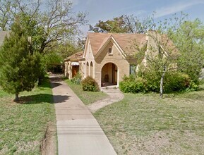 2307 Austin Ave in Brownwood, TX - Foto de edificio - Building Photo