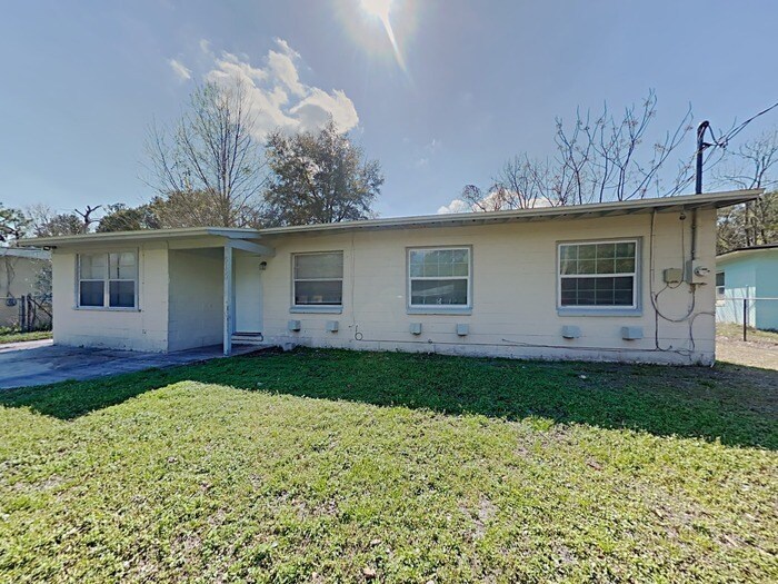 5150 Corsair Ave in Jacksonville, FL - Building Photo