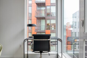 12269 NE 12th Ln in Bellevue, WA - Building Photo - Building Photo