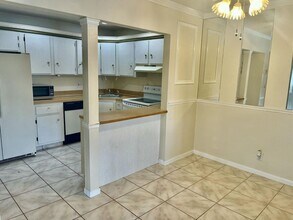 536 Shady Pine Way in Greenacres, FL - Foto de edificio - Building Photo