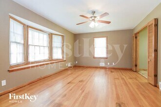 7915 Elm Ave in Raytown, MO - Building Photo - Building Photo