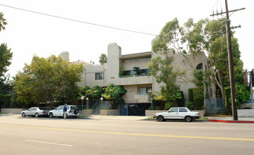 Kester Luxury Apartments in Sherman Oaks, CA - Building Photo - Building Photo