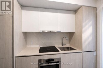 180 Front St E in Toronto, ON - Building Photo - Building Photo