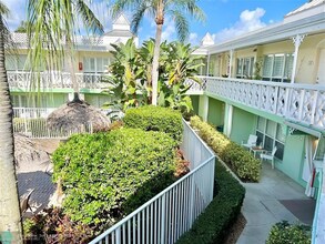 2124 NE 5th Ave in Wilton Manors, FL - Building Photo - Building Photo