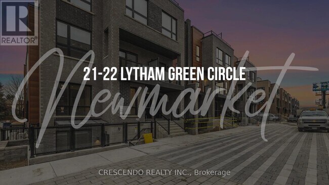22 Lytham Grn Cir in Newmarket, ON - Building Photo - Building Photo