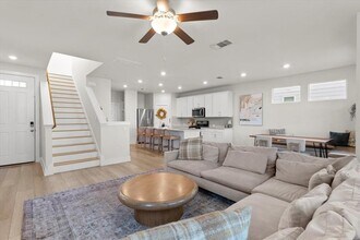 7210 Travertine Spring Dr in Austin, TX - Building Photo - Building Photo