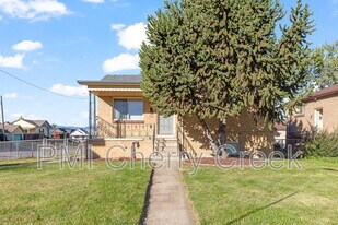 2695 S Logan St in Denver, CO - Building Photo