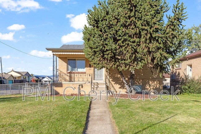 2695 S Logan St in Denver, CO - Building Photo - Building Photo