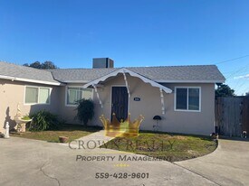 886 Cardoza Dr in Tulare, CA - Building Photo