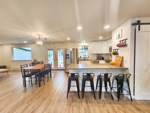 8120 NE Seawind Ave in Poulsbo, WA - Building Photo - Building Photo