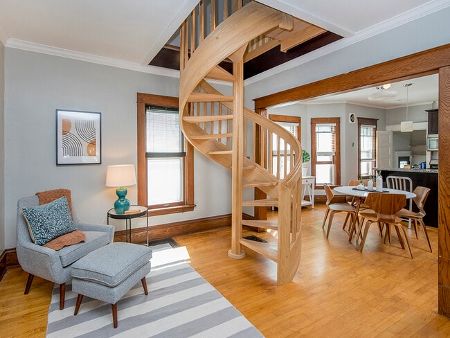 961 18th Ave SE in Minneapolis, MN - Foto de edificio - Building Photo