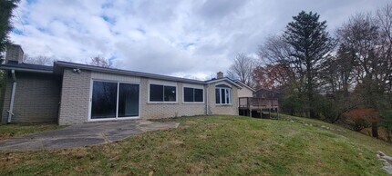 35527 Springvale St in Farmington Hills, MI - Building Photo - Building Photo