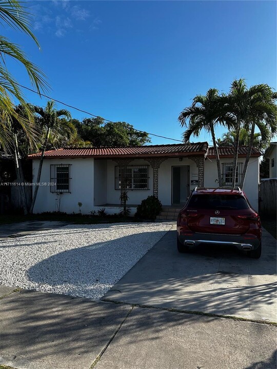 3220 SW 4th St in Miami, FL - Building Photo