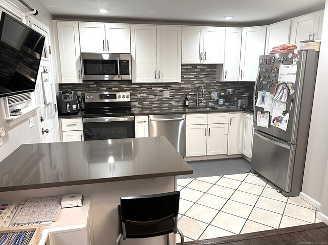 421 Hope St in Stamford, CT - Building Photo - Building Photo