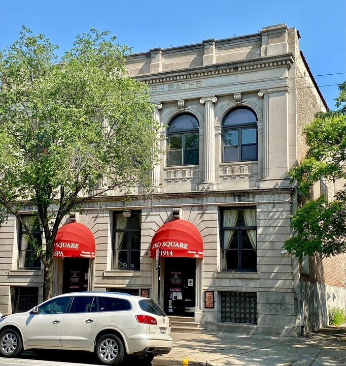 1914 W Division St in Chicago, IL - Building Photo