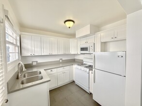 834 N Coronado St, Unit .5 in Los Angeles, CA - Building Photo - Building Photo