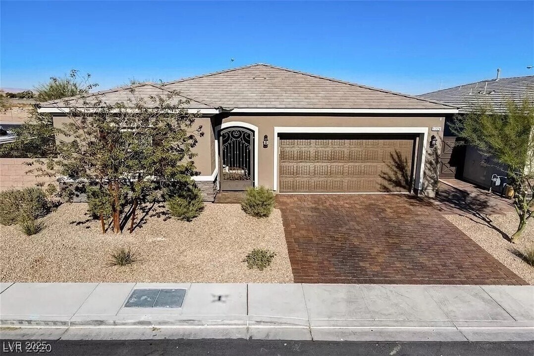5374 Tierra Faith Ave in Las Vegas, NV - Building Photo