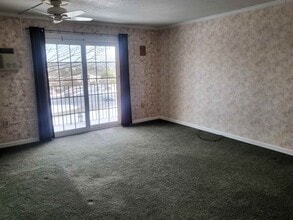 1 Bittersweet Rd in Nashua, NH - Building Photo - Building Photo