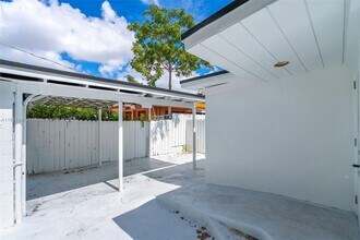 2999 SW 17th St in Miami, FL - Building Photo - Building Photo