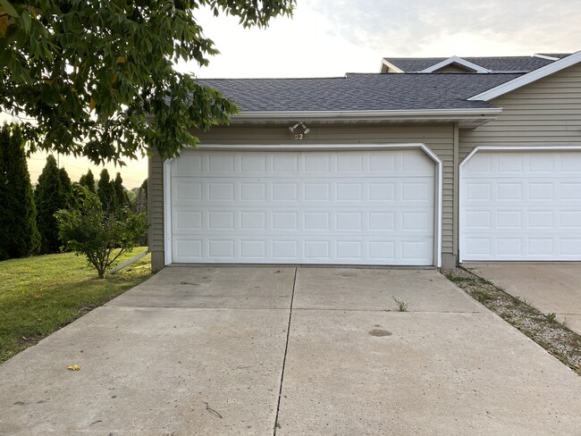 527 Trail Side Dr, Unit 527 in Deforest, WI - Building Photo - Building Photo
