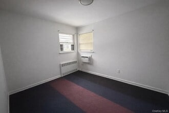 46 Elmira St in Oyster Bay, NY - Building Photo - Building Photo